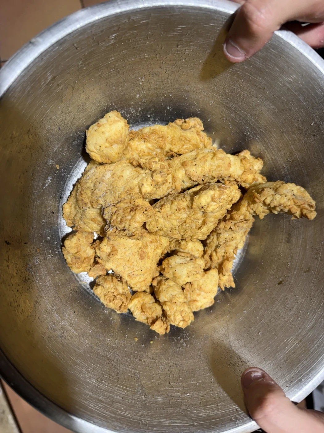 Il nostro pollo fritto nella ciotola d’acciaio